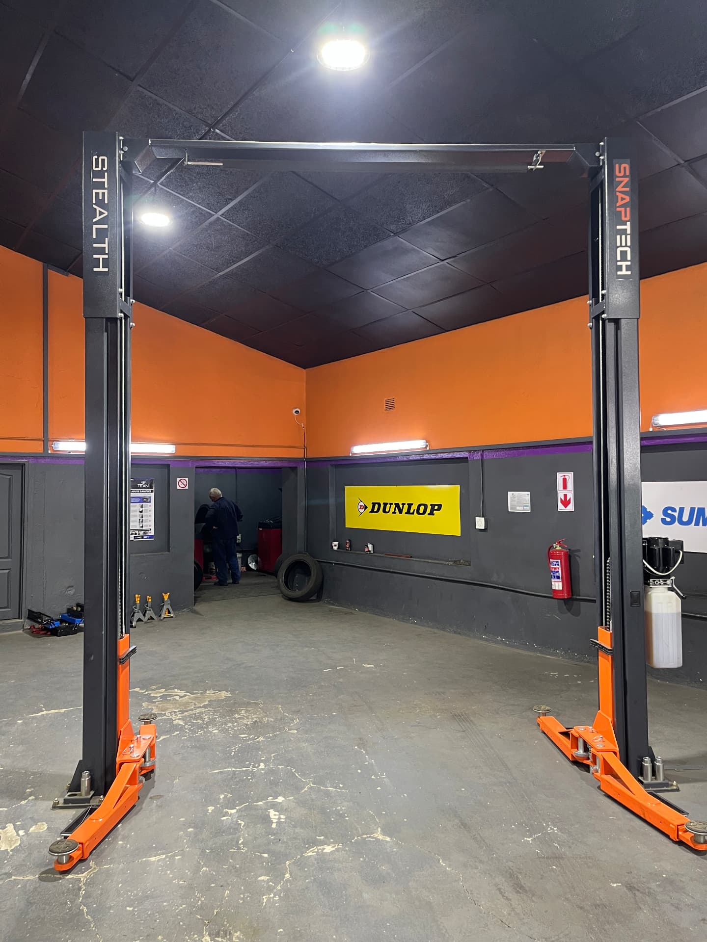 Stealth Snap-Tech 2-Post Lift